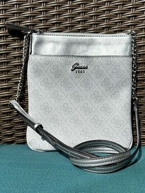 Guess Y2K Vintage Metallic Silver Grey Logo Crossbody with Chain Strap 7.5X8.5